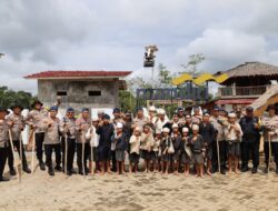 Eksplor Baduy, Kapolda Banten Sowan ke Sesepuh Adat Baduy dan Laksanakan Baksos