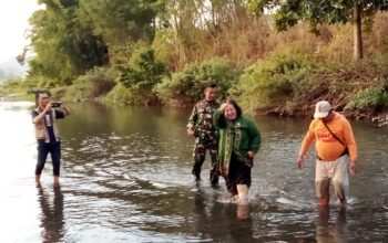 Babinsa Desa Rhee Loka Dampingi Kepala Dinas Pertanian dalam Peninjauan Titik Irpom dan Lahan di Kecamatan Rhee